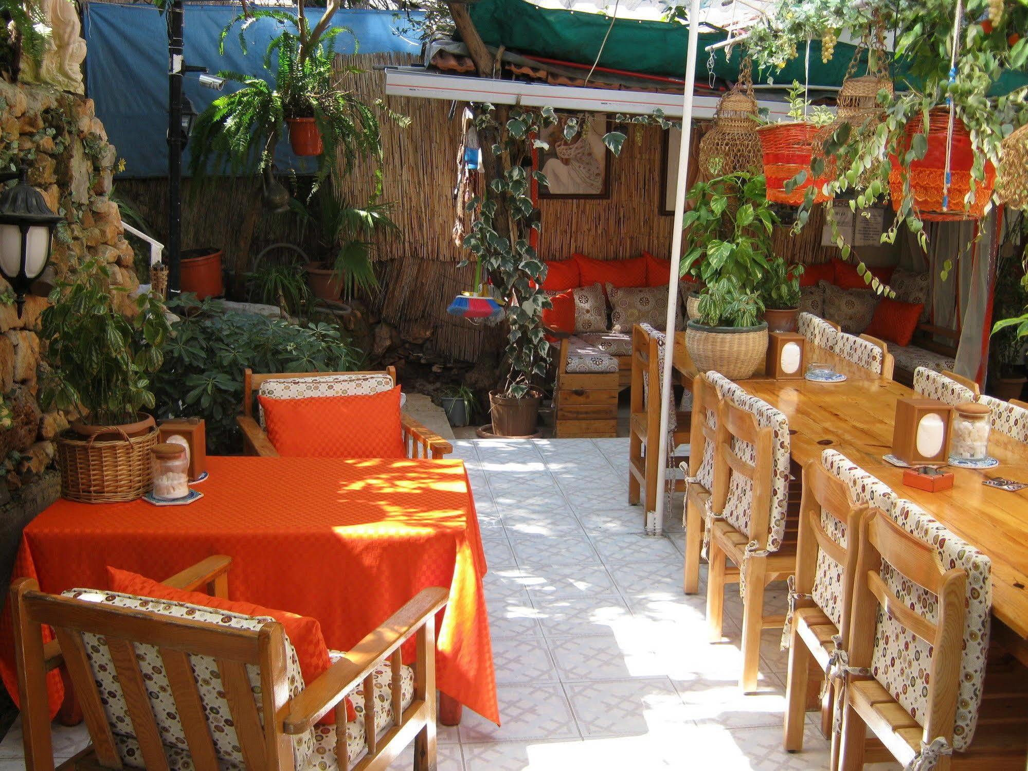 Ferah Hostel Monica'S Place Fethiye Extérieur photo